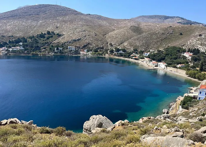 Symi . VILLA CALME (Sur la Mer).